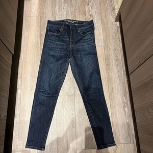 American eagle women’s dark wash skinny jeans size 6 short